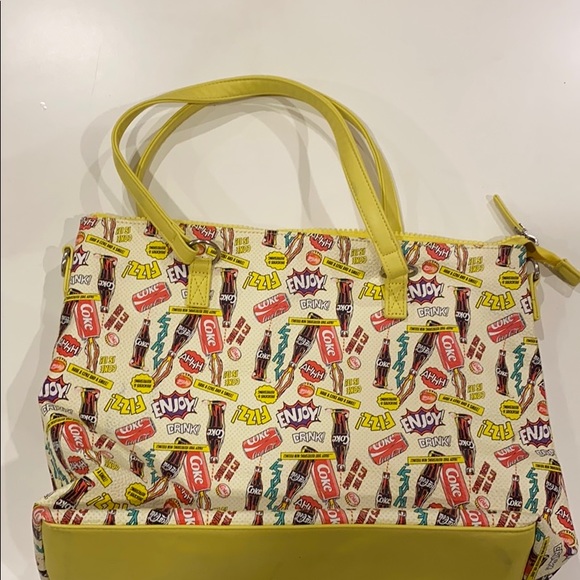 Coca-Cola pouch by Carpisa